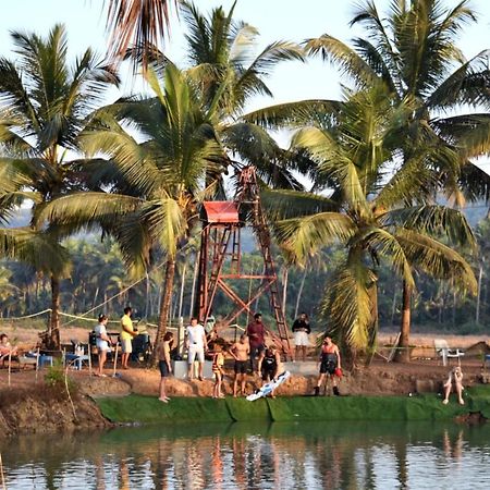 Wake Park Goa Hotell Arambol Eksteriør bilde